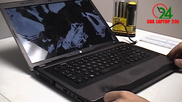Màn hình laptop HP 2000 chính hãng, miễn phí công lắp đặt