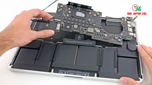 Laptop hỏng pin thay ngay giá rẻ chính hãng tại TPHCM