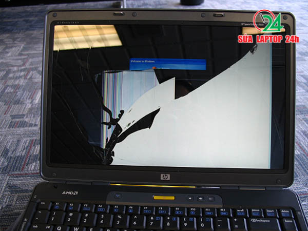 Sửa laptop bị bể màn hình trong giá tốt ở TPHCM